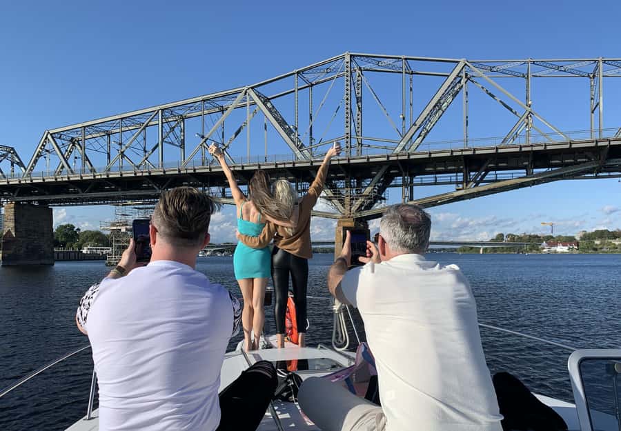 Ottawa: Downtown Yacht Cruise - Wed-Sun @ 6PM - 75 Minutes - Is $90 a fair price?