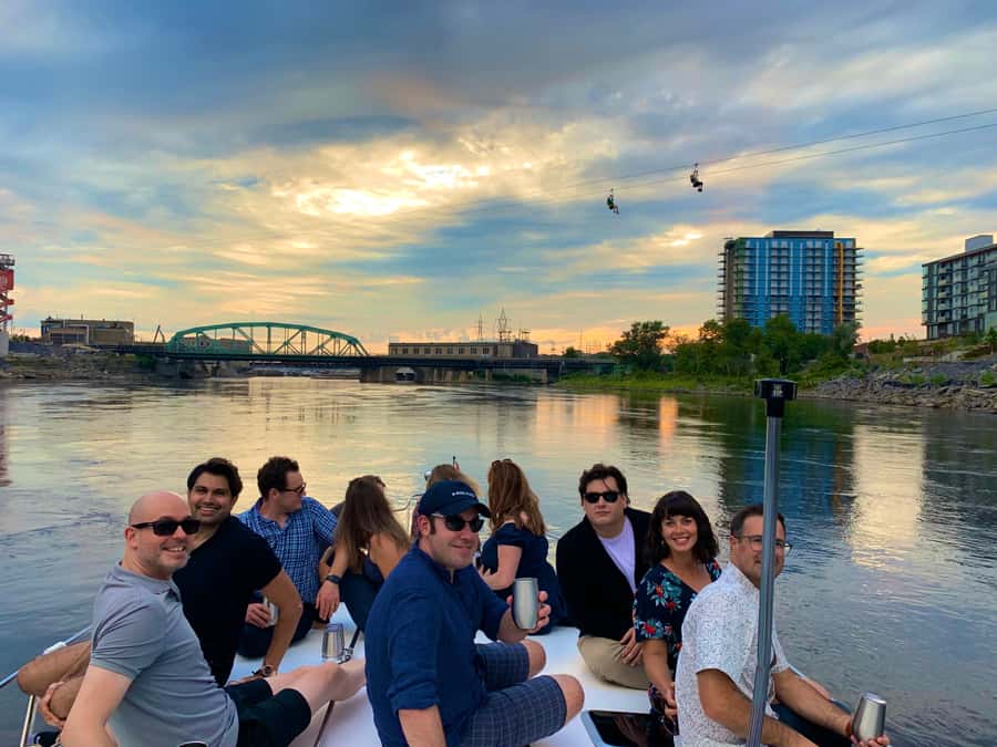 Ottawa: Downtown Yacht Cruise - Wed-Sun @ 6PM - 75 Minutes - The Rideau Locks and Alexandra Bridge