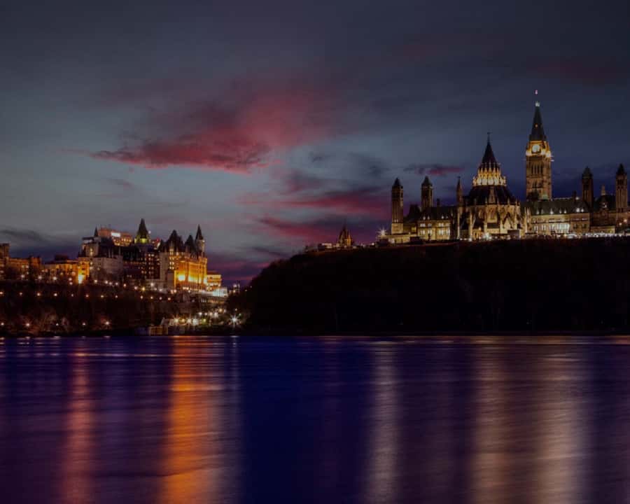 Ottawa: Downtown Yacht Cruise - Wed-Sun @ 6PM - 75 Minutes - Music, drinks, and the floating lounge mood