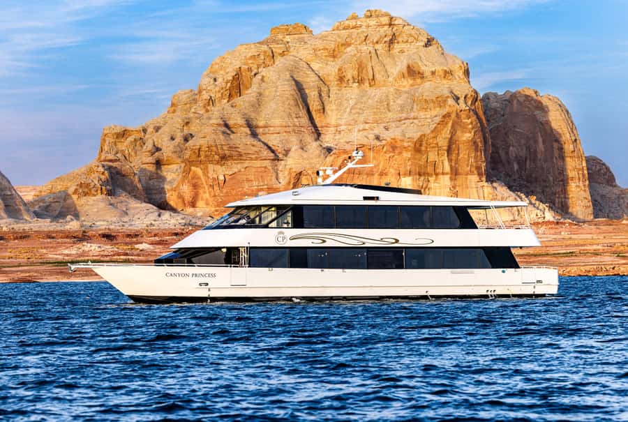 Page: Wahweap Bay Canyon Princess Yacht Dinner Cruise - Boarding the Canyon Princess