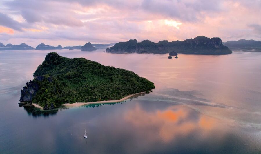 Palawan: Private Sailing Yacht Cruise in El Nido - Who should book this yacht trip?
