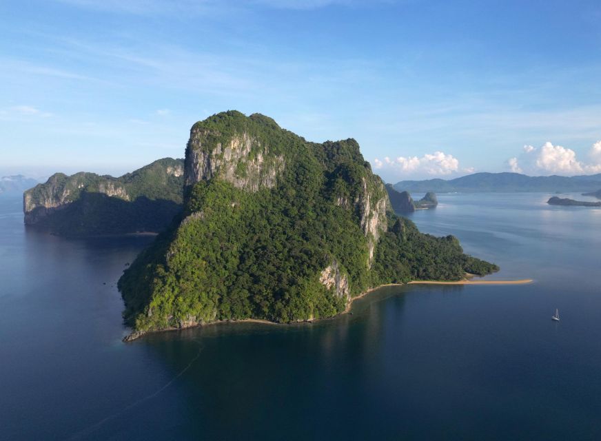 Palawan: Private Sailing Yacht Cruise in El Nido - Malpacao Island, snorkeling, and lunch aboard