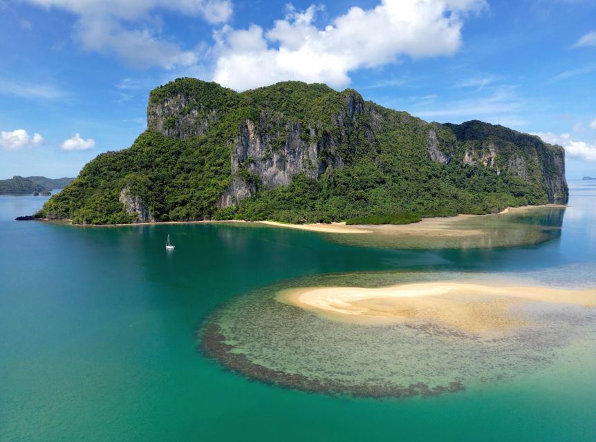 Palawan: Private Sailing Yacht Cruise in El Nido - The afternoon at Lagen Island