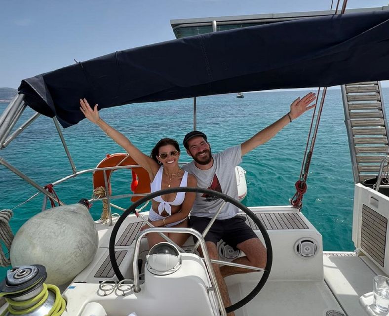 Paros: Full-Day Sailing Yacht Cruise - Crew, atmosphere, and group size