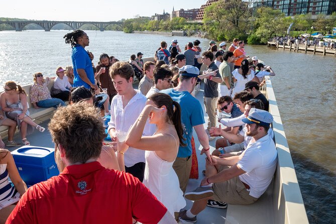 Party Yacht Cruise along Potomac River - Arlington House and the weight of the past