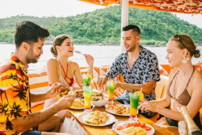 Pattaya: 3-Island Hopping Sunset Yacht & Buffet with Live DJ