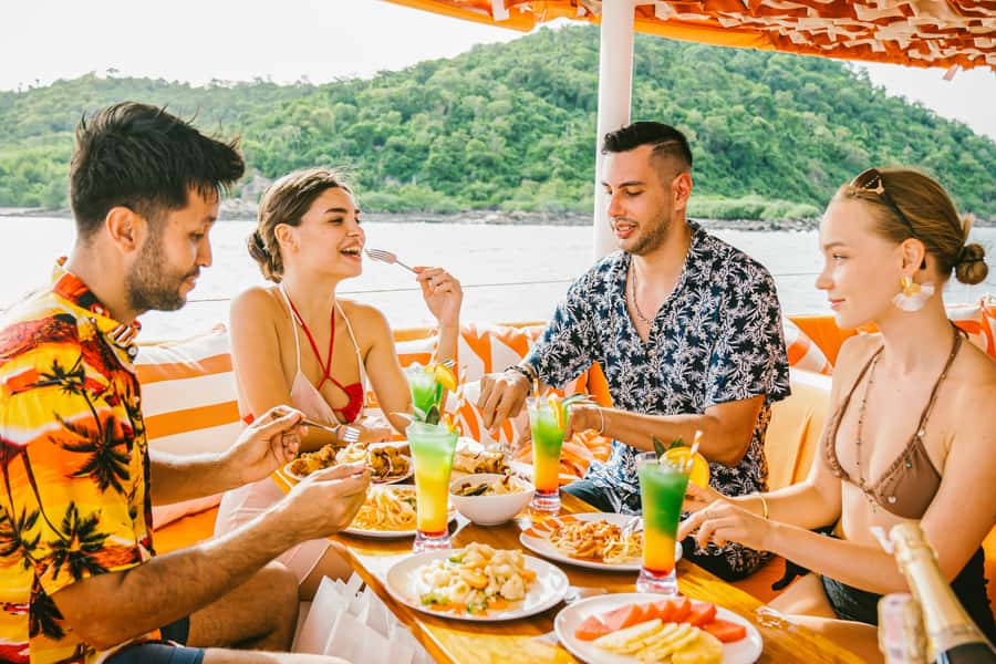 Pattaya: 3-Island Hopping Sunset Yacht & Buffet with Live DJ - Koh Phai: your first serious water stop