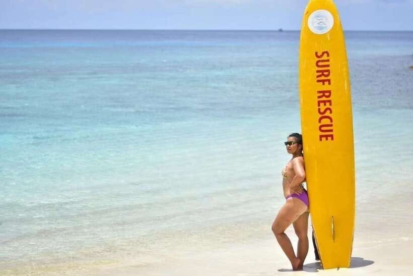 Phuket: Coral Yacht Boat Tour to Coral Island with Sunset - What the $54 price includes