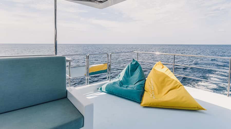 Phuket: Indigo Luxury Yacht to Phi Phi, Maya & Maithon - Pileh Lagoon by longtail boat