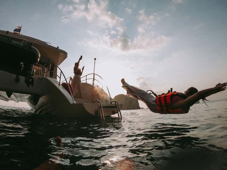 Phuket: James Bond Island Canoeing & Sunset Yacht Dinner - Canoeing through Hong Island’s caves and lagoons