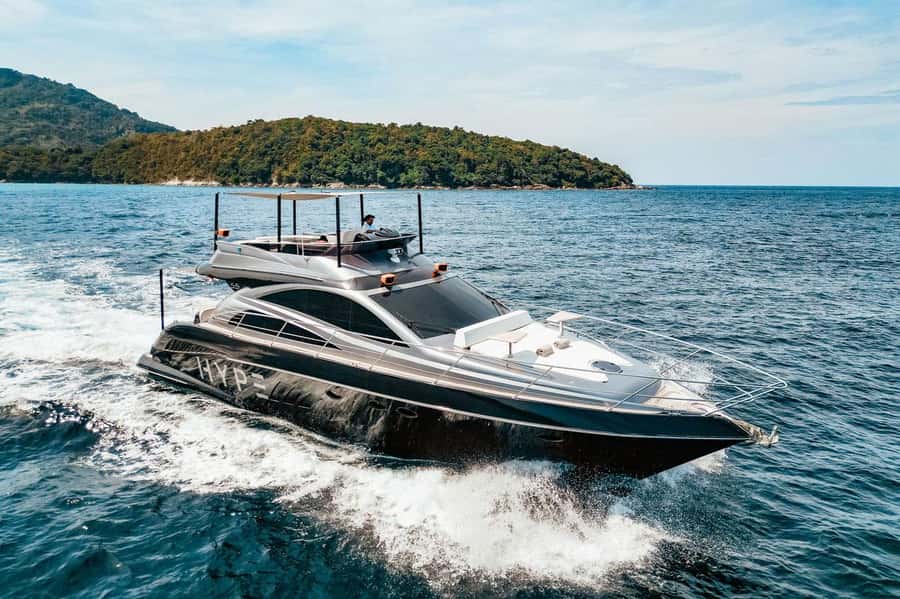 Phuket: Phi Phi Island & Maya Bay Luxury Yacht Day Tour - Why Maya Bay remains the headline stop
