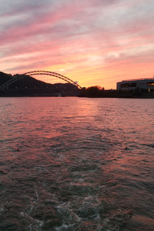 Pittsburgh: Private Yacht River Cruise with Captain and BYOB - The captains are part of the experience