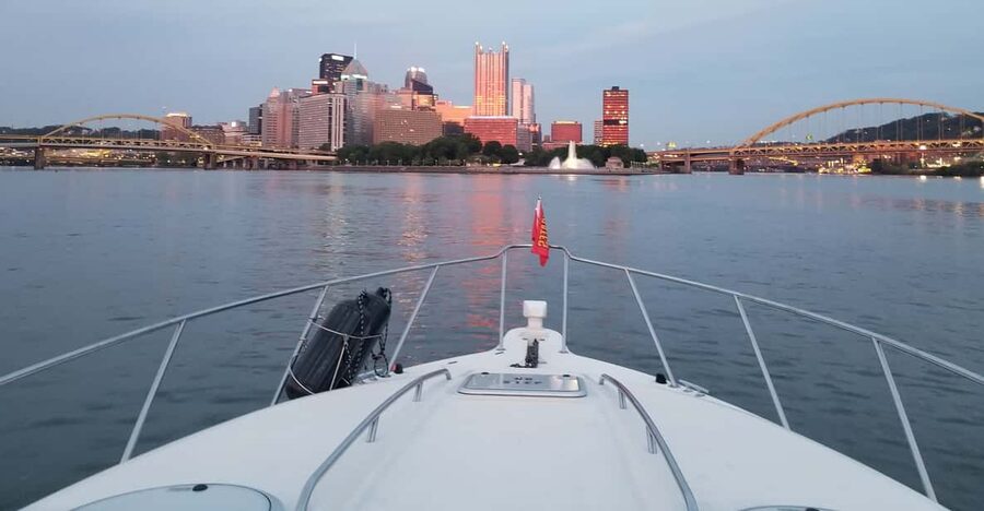 Pittsburgh: Private Yacht River Cruise with Captain and BYOB - Finding the marina at Station Square