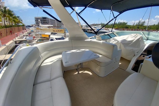 Playa Mujeres rent a Yacht 4hrs with Food and drinks aboard CA55 - Who should book this yacht trip