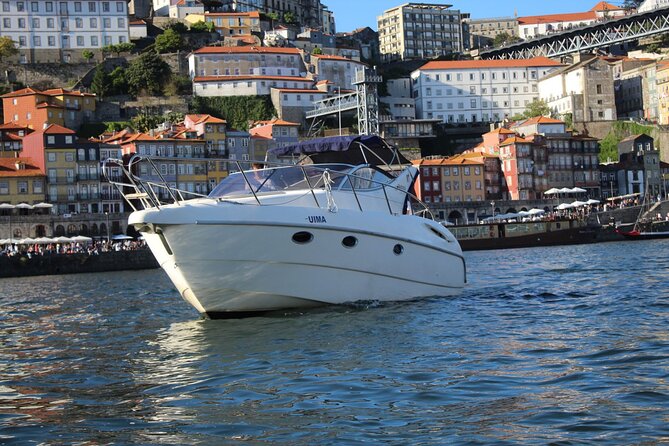 Port : 6 Bridges Private Yacht Cruise with Local Wine & Snacks - Arrábida Bridge and the turn toward the coast