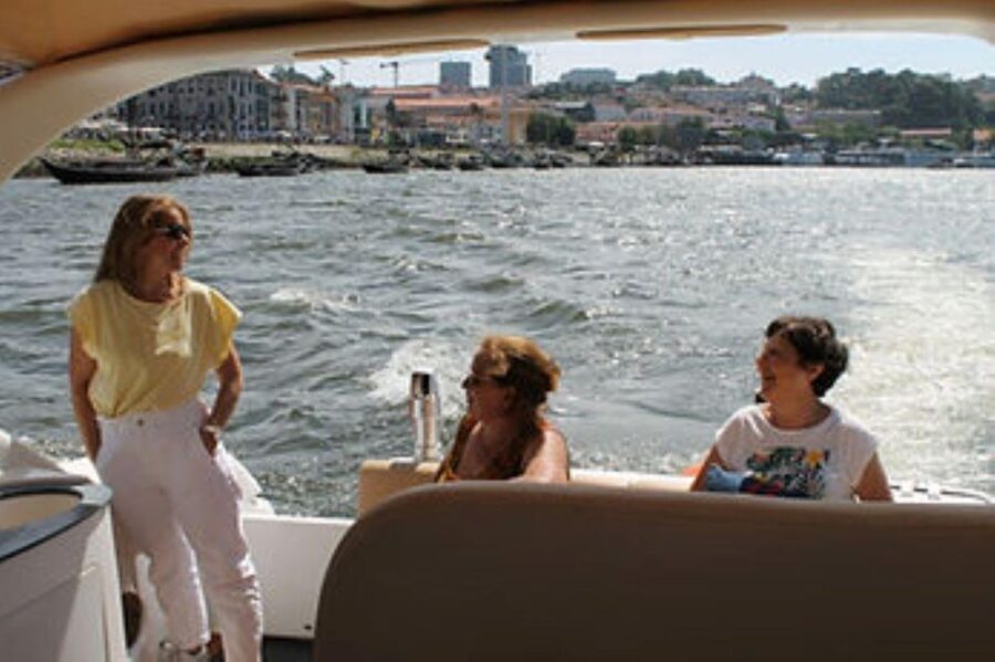Porto: 6 Bridges Private Yacht Tour with Wine & Snacks - What the private yacht changes