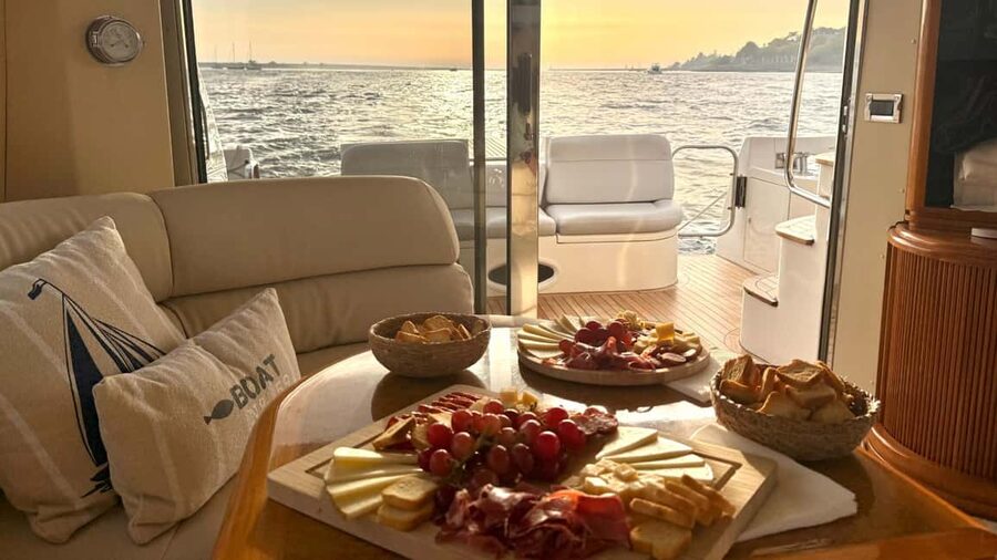 Porto: Luxury 6 Bridges Yacht Cruise with Wine & Snacks - Foz do Douro and the Atlantic entrance