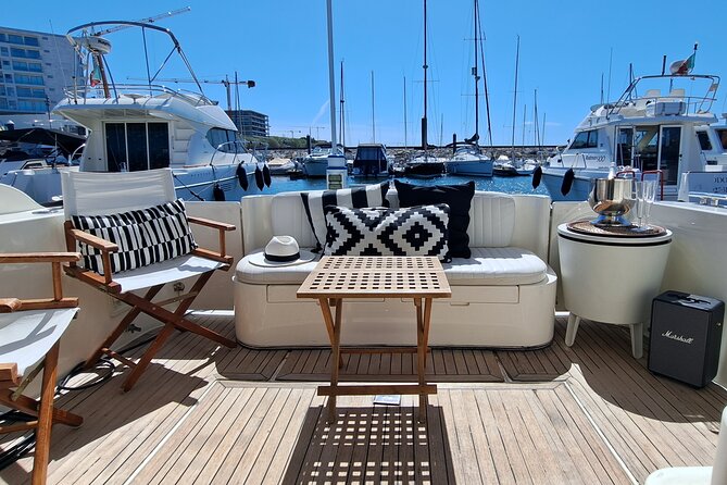 Porto: Luxury Yacht Cruise on the Douro River and Estuary Reserve - The first hour: Porto and Gaia from Ponte da Arrábida to Ponte D. Luís