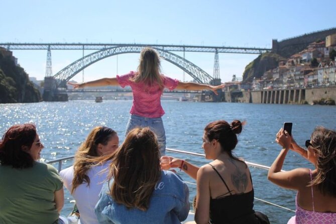 Porto: Luxury Yacht Cruise with Wine Tasting & Snacks - The yacht and the small-group feel