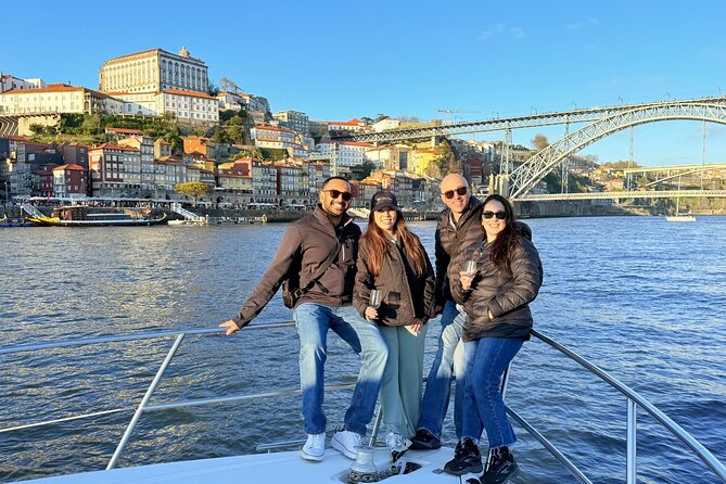Porto: Luxury Yacht Cruise with Wine Tasting & Snacks - Choosing the right departure time