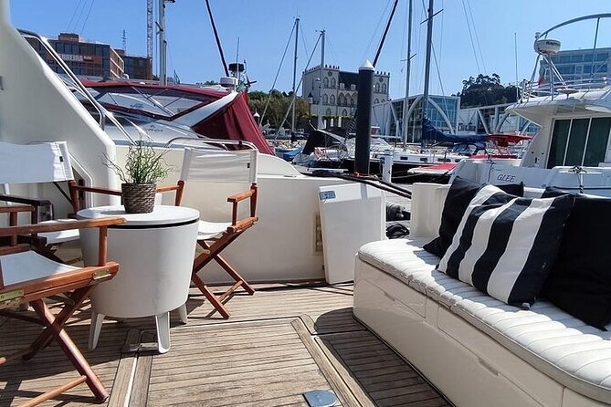 Porto: Luxury Yacht Tour on the Douro River - Sunset or Daytime - What the yacht feels like on board