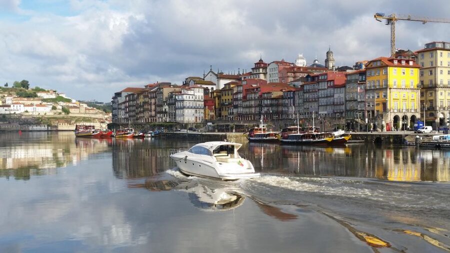 Porto: Passeio em iate privado no Douro com welcome drink - Setting out from Marina do Freixo
