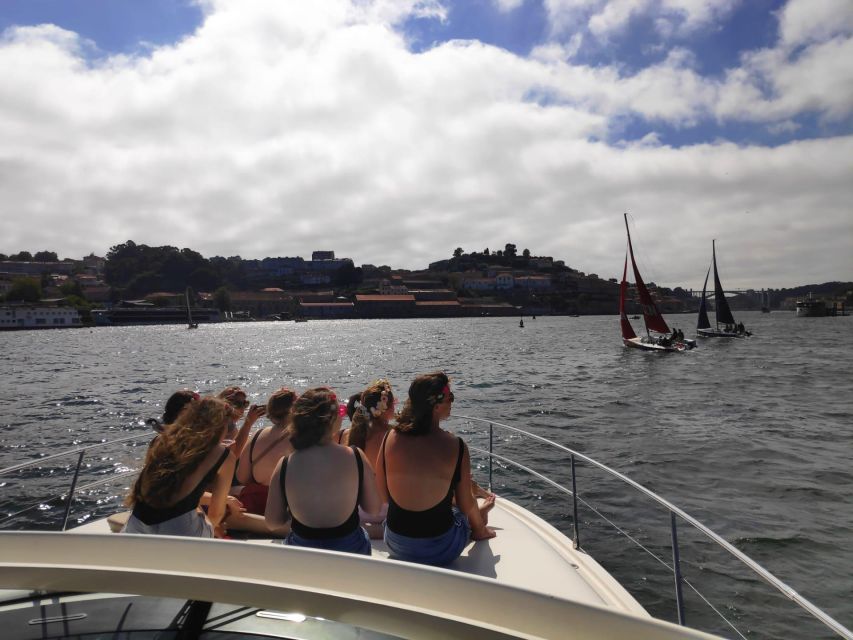 Porto: Passeio em iate privado no Douro com welcome drink - Price, group size, and overall value
