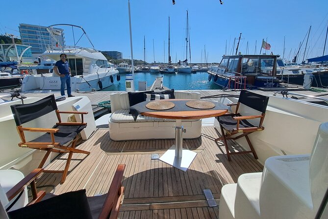 PORTO : Premium Yacht Tour – 6 Bridges & Douro Estuary Reserve - Turning toward the Douro estuary reserve