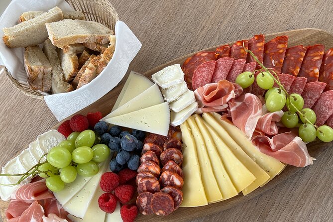 Porto: Private Yacht Experience with Local Wines & Snacks - Why this private Douro cruise works so well