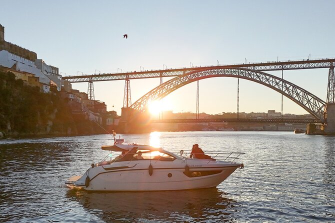 Porto: Private Yacht Experience with Local Wines & Snacks - São João Bridge and D. Maria Pia