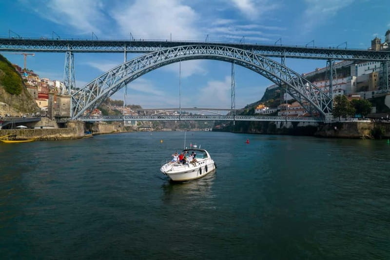 Porto: Sunset or Daytime Yacht Cruise with Welcome drink - Sunset at Foz do Douro