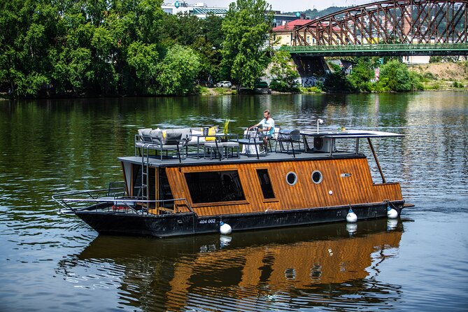 Prague YachtBoat CLASSIC cruise with Unlimited Beer or Prosecco - What the $793.51 group price really means