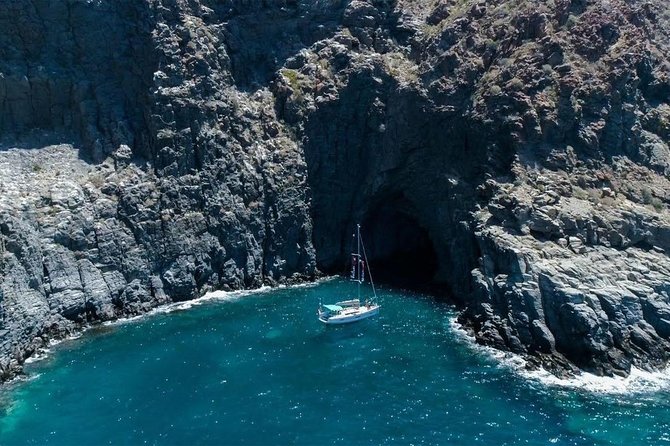 Premium Yacht Private Charter - The service before you step aboard