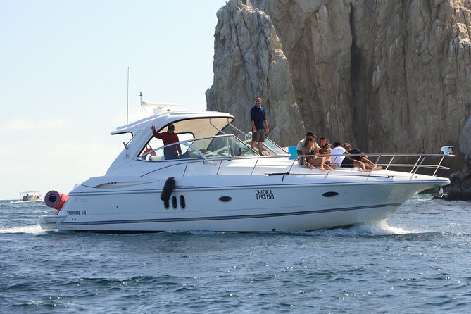 Private 42-foot luxury yacht tour in Los Cabos - Playa del Amor and Playa de los Amantes