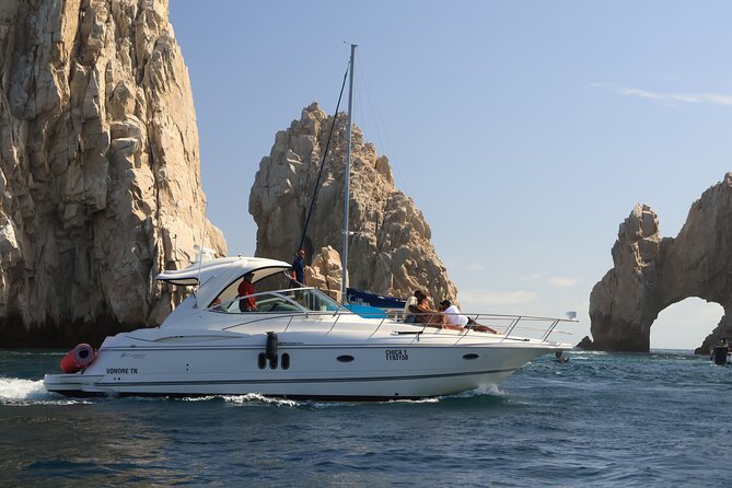 Private 42-foot luxury yacht tour in Los Cabos - A Private Boat Changes the Pace