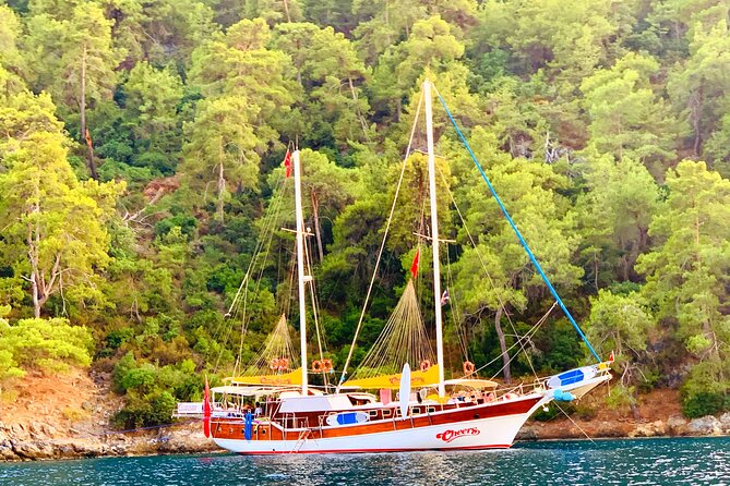Private Blue Cruise with Cheers Yachting in Turkey - Day 4: Breakfast at Gökkaya and departure at Demre