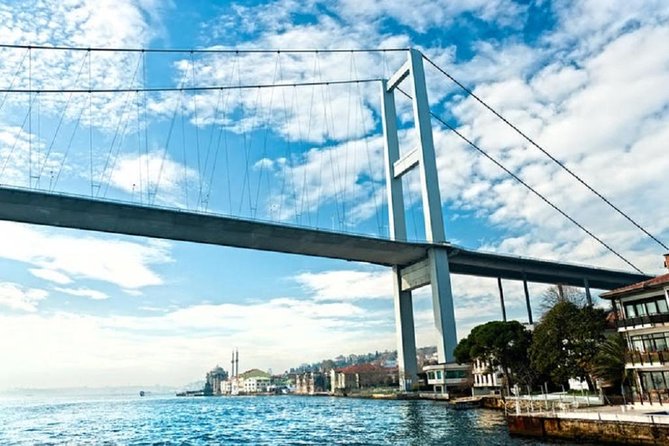 Private Bosphorus Cruise and Egyptian Bazaar with Motor Yacht - Eminönü Square and the short walk