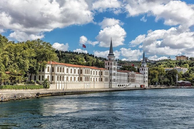 Private Bosphorus Cruise and Egyptian Bazaar with Motor Yacht - The 90-minute Bosphorus cruise