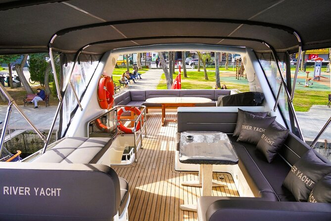 Private Bosphorus Cruise with Luxury Yacht - The FSM Bridge and Anadolu Hisarı