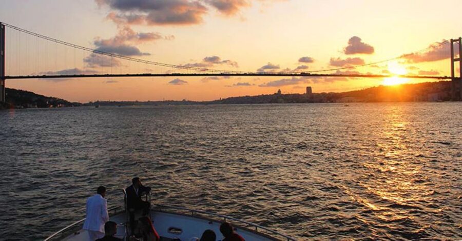 Private Bosphorus Sightseeing Cruise By Luxury Yacht - Dolmabahçe Palace and the grand European shore
