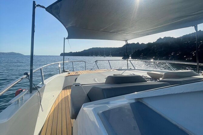Private Caldera Cruise with Motor Yacht in Santorini - Why a private yacht changes the Santorini day