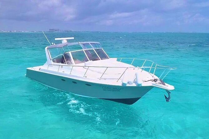 Private Cancun Yacht Tour 42ft up to 8 pax - Crew service and what to expect