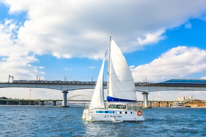 Private Catamaran Yacht Tour in Han River - Key points at a glance