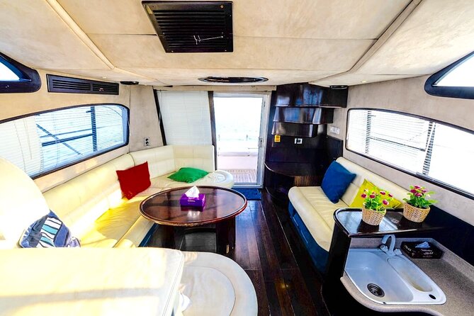 Private Charter Yacht: Dubai Marina, Atlantis And Burj al Arab - The price makes sense for a private group