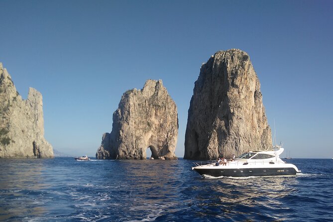 Private Cruise around Capri - yacht 50' - Lunch, refreshments, and the real cost