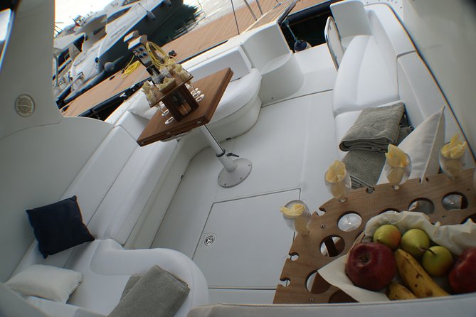 Private Cruise to Capri and Amalfi coast from Positano or Amalfi - yacht 40' - Cruising around Capri’s famous coastline