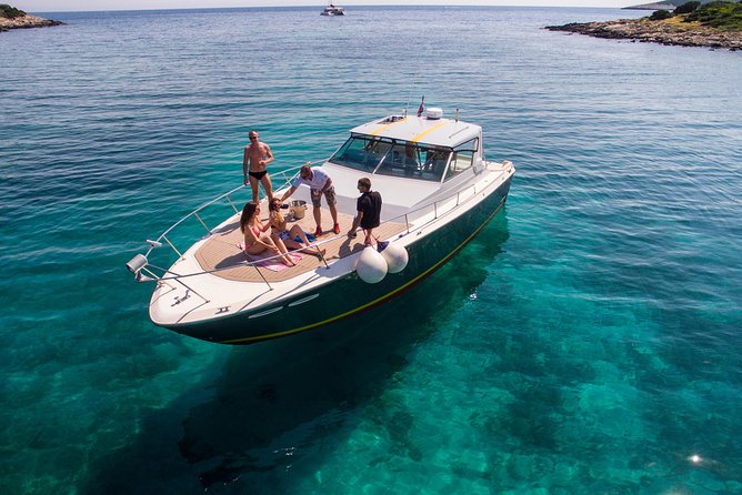 Private custom Blue & Green Cave tour with yacht from Hvar town - The Green Cave and its beams of light
