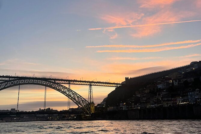 Private experience in the Douro (1 to 10 people) on a yacht just for you - Under Arrábida and toward the Atlantic