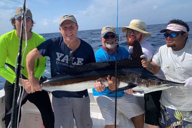 Private Fishing Tour in Yacht Playa del Carmen - Choosing between offshore trolling and calmer reef fishing