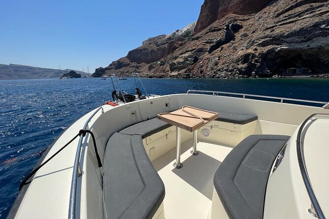 Private Full-Day Motor Yacht Cruise with Meal, Open Bar+Transfers - Snorkeling near Thirasia